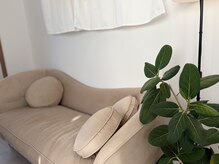 ラテ(Latte)の雰囲気(白を基調とした可愛い店内です♪)