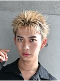 金髪スパイキーショート