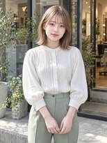 ラナ(LaNA)&nbsp;透け前髪と軽い毛先のベージュブラウンミディ
