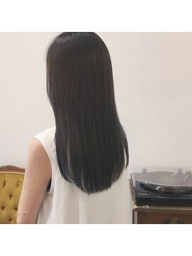 マウロア(MAULOA) “naturalグラデーション + ストレートロング” 鈴木ちさと