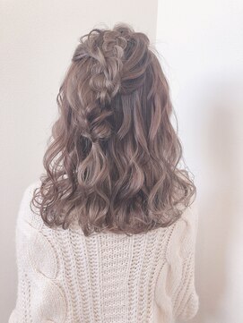 ロルド シェリ(Rold Cheri) サイドねじりハーフアップ