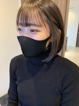 グランドール リュクス(Grandoll Luxe) ホワイトグレージュインナーカラー×シースルー前髪×ボブ