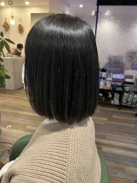 ヘアースパリゾート リアン 燕三条店(Lien) ブルーブラック ボブ