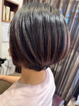 美容室ヒラトヤ 仙北店 前下がり大人ショートボブ◎ハイライト×ラベンダー30代40代