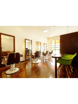 隠れ家的空間でご褒美タイムを..ゆったりくつろげるサロン