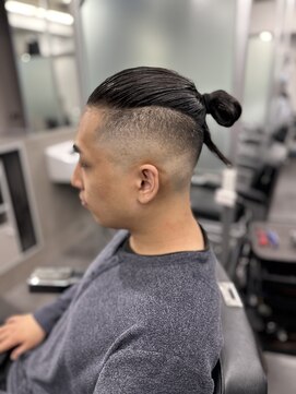 クロムトウキョウ ザ バーバー ネオン 新宿店(CHROM TOKYO the Barber ne/on) スキンフェード