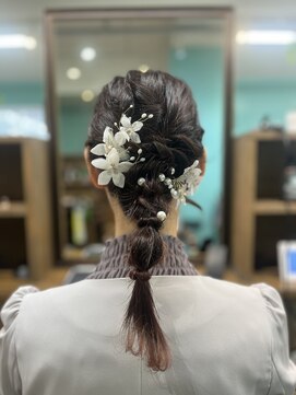 ヘアジーナ(Hair Jina) 華やかアレンジ☆ぽこぽこポニー