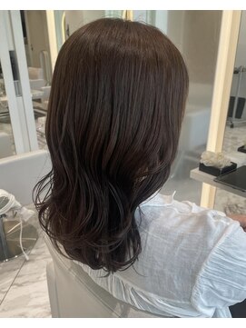 ザザアオヤマ(ZA/ZA AOYAMA) 夏に向けてワントーン明るめのカラーが人気です!