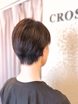クロス(CROSS) 40代50代/白髪染め/耳下レイヤー/ハンサムショート