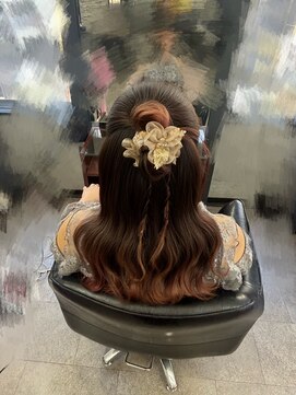 ビゼ 梅田(BIZE) ハーフアップカチモリヘア