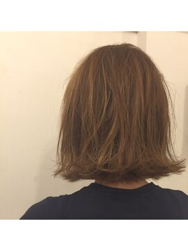 カタチヘアー(HAIR) 。。秋バージョン。。。切りっぱなし。。。ボブのカタチ。。。