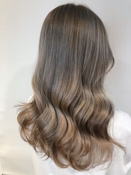 エデュコスゥリール(educo per sourile) 透明感のあるアッシュベージュ/自由が丘