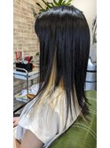 ロングスタイルを生かしたインナーカラー