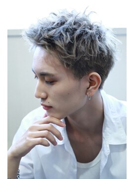 ヘアーアンドビューティーガーデン(HAIR AND BEAUTY GARDEN) メンズカット　ブリーチカラー　スモーキーアッシュ