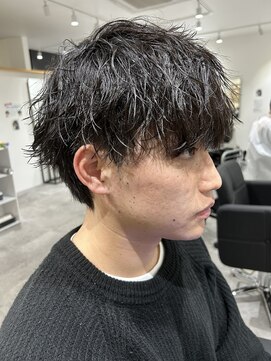 ヒュイル バイ ニアウ(Hwyl by Niau) メンズマッシュツーブロックスパイラルパーマニュアンスパーマ