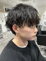 ヒュイル バイ ニアウ(Hwyl by Niau) メンズマッシュツーブロックスパイラルパーマニュアンスパーマ