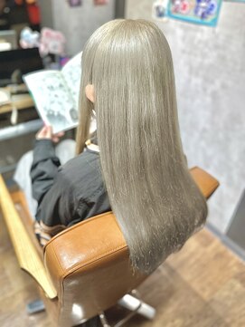 ヲタクに美容室は難しい。 真っ白過ぎないホワイトベージュ！