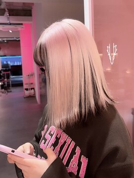 ダズリングディア(Dazzling Deer) ホワイトピンク/ペールピンク/切りっぱなしボブ/夏