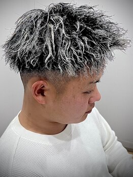 リフト(Lift)の写真/【姫路駅より徒歩6分】ツイストパーマ,スパイラルパーマ,ナチュラルパーマも《Lift Hair Design》にお任せ!