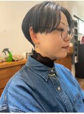 ネイビー×ハンサムショート