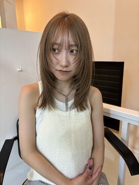 キー(kii) 顔まわりレイヤー/レイヤーカット/ベージュカラー