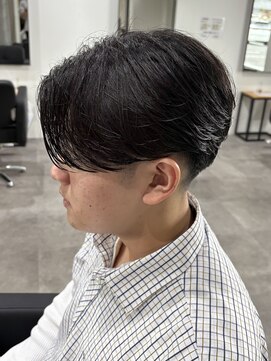 ヒュイル バイ ニアウ(Hwyl by Niau) MEN’S HAIR/波巻ツイストスパイラル/フェザーパーマ/伊勢崎