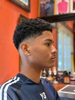 イロハ(IROHA)&nbsp;Curly× Mid Fade