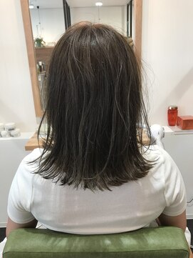 ヘアーメイク マーズ 売布店(Hair Make Mars) ふんわり外ハネ×カーキアッシュ