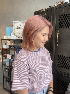 アチーブリス(achieve Liss) ホワイトピンクカラーミディニュアンスカラー艶カラー10代20代