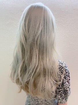 プラスワン 自由が丘(+ONE) 【＋ONE 自由が丘】ホワイトカラー☆