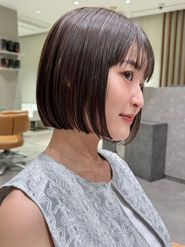 ビュートリアム 南青山(BEAUTRIUM) 切りっぱなしボブ コスメストレート ストレートボブ 表参道