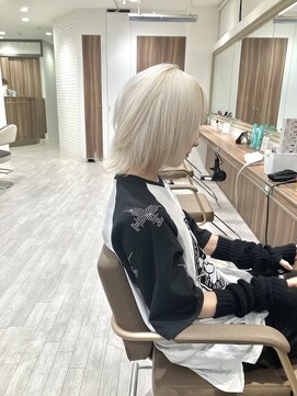 リスト(Re:st) ホワイトカラー