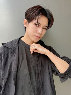 トルネード(TORNADO) センターパートツーブロック束感モテる黒髪フェザーパーマt65