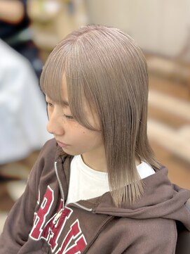 ミルクティーベージュ