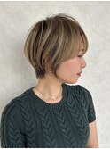 小顔レイヤーショート×透明感ベージュ
