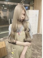 イェッカ(YECCA)&nbsp;ホワイトブロンドとエンドカラー