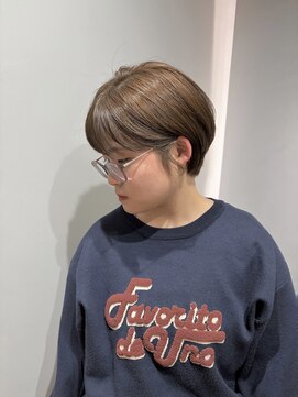 チル(CHILL) マッシュショート×ヘーゼルベージュ