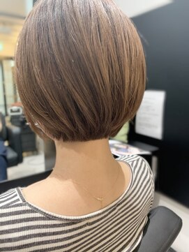 ジエクト ヴィシア(The Ect VIXIA) 高城涼也　ぱつっとミニボブ×くすみカラー×美髪