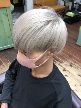 プラッキー(PLUCKY) ホワイトベージュ　ツーブロックマッシュ