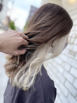 ラビスモア(Lovis moa) 魅力倍増カール/セミディ/シアーカラー/ダークアッシュ/姫カット