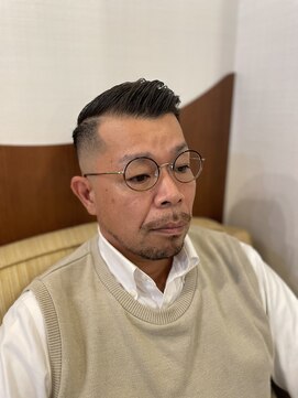 フォーコーナーズカットショップフェイビーズ 名古屋西(FourCornersCutShop favey's) ハードパート【ビジネスマン】【刈り上げ】【フェードカット】