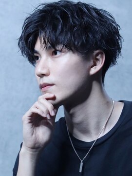 コンフィデンス メンズヘアー(confidence MEN'S HAIR) 刈上げ前下がりセンターパート スパイラルパーマ