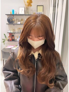 エスデザイン(es design) 柔らかベージュ　顔周りカット