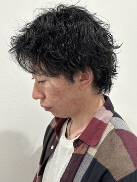 ヒュイル バイ ニアウ(Hwyl by Niau) メンズウルフ波巻スパイラルパーマニュアンスパーマツーブロック