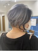 前下がりショートフェイスフレーミングシルバーカラーハイトーン
