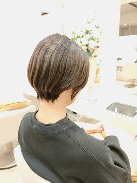 フェリーアヴェダハルミ(FEERIE AVEDA HARUMI) 骨格補正ショート