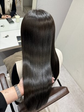 コア 梅田(Core) 黒髪/ネビージュ/小顔/髪質改善/縮毛矯正