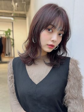 ロイオブジゼル(roi of GiseL) ミディアム　外ハネミディ　顔周り　透明感カラー　20代30代