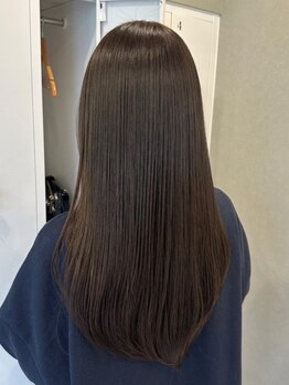 シン 船橋店(sin)の写真/《髪質改善ストレート》髪の芯からしなやか、指通りなめらかサラ艶髪へ★毛先までしっとり潤う質感が大人気
