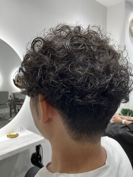 リュール バイ ヘッドライト 北千住店(lueur by HEADLIGHT) メンズパーマ